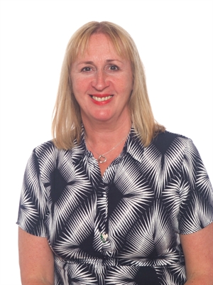 Meet Headteacher, Lynne